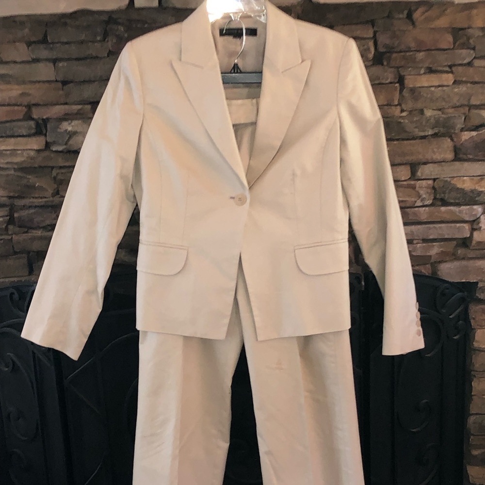 Anne Klein Khaki pants suit